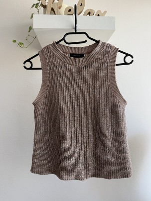 Kötött ujjatlan felső