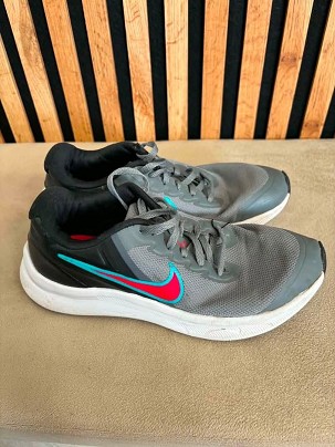 Nike női cipő (36)