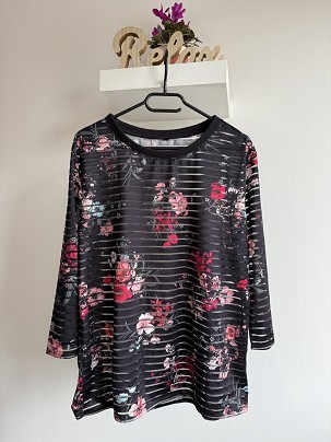 Virágmintás, áttetsző csíkos felső