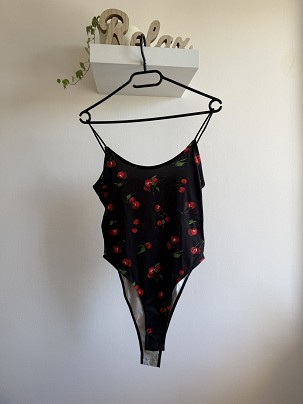 Shein cseresznyés body