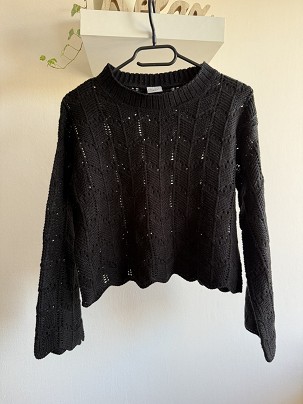 Fekete kötött pulóver