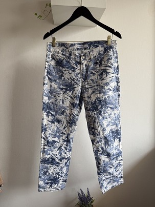 Kék virágos nadrág