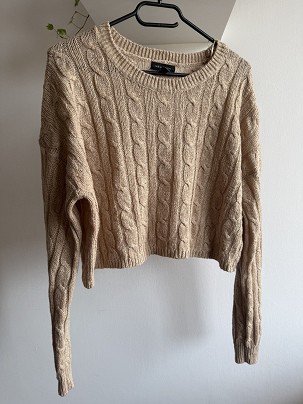 Női kötött pulóver